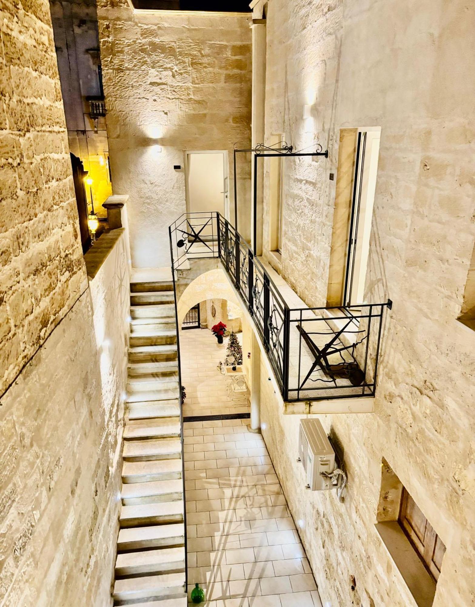 圣切萨廖迪莱切Palazzo Storico Riccardi Rollo公寓 外观 照片