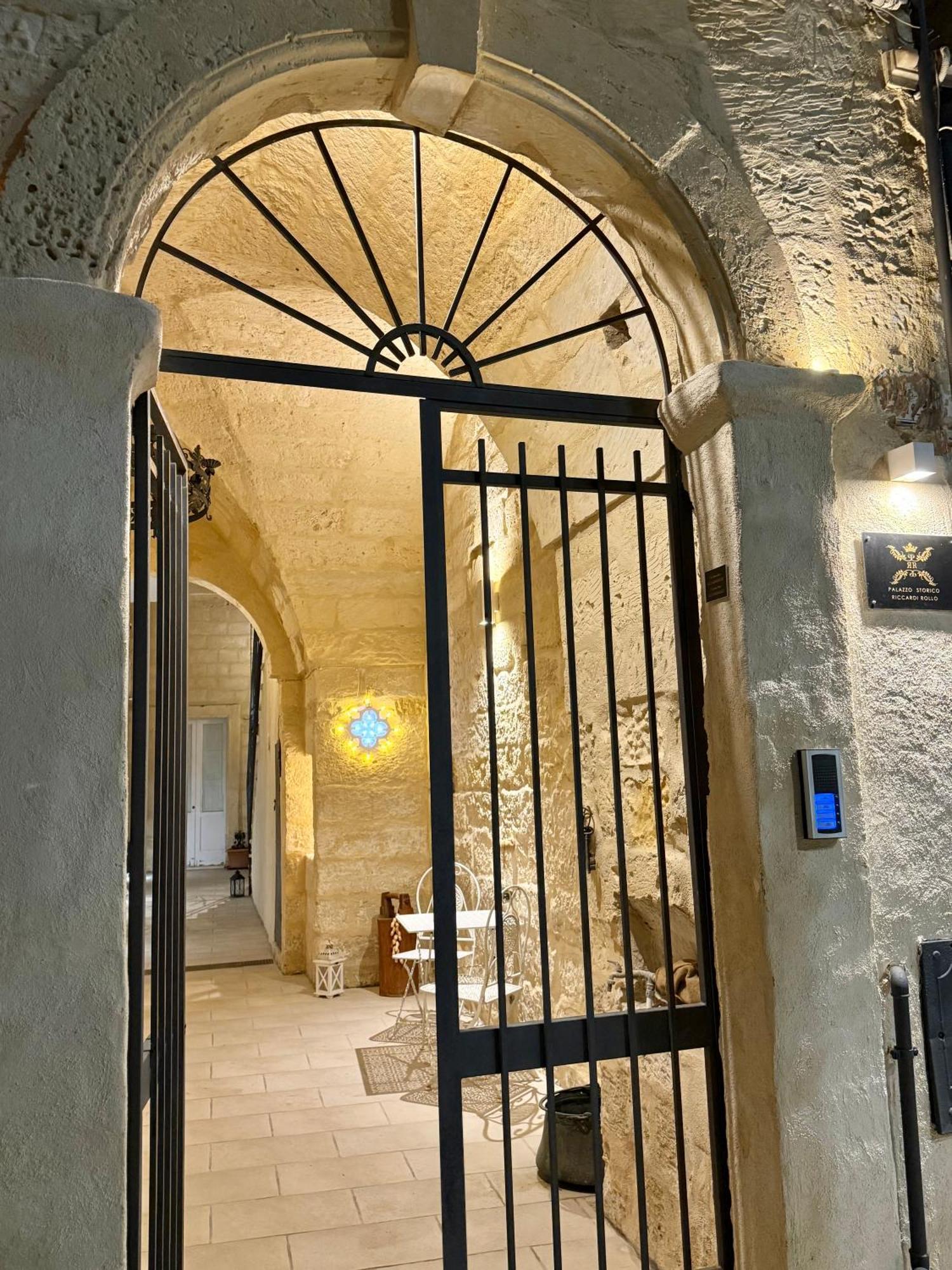 圣切萨廖迪莱切Palazzo Storico Riccardi Rollo公寓 外观 照片